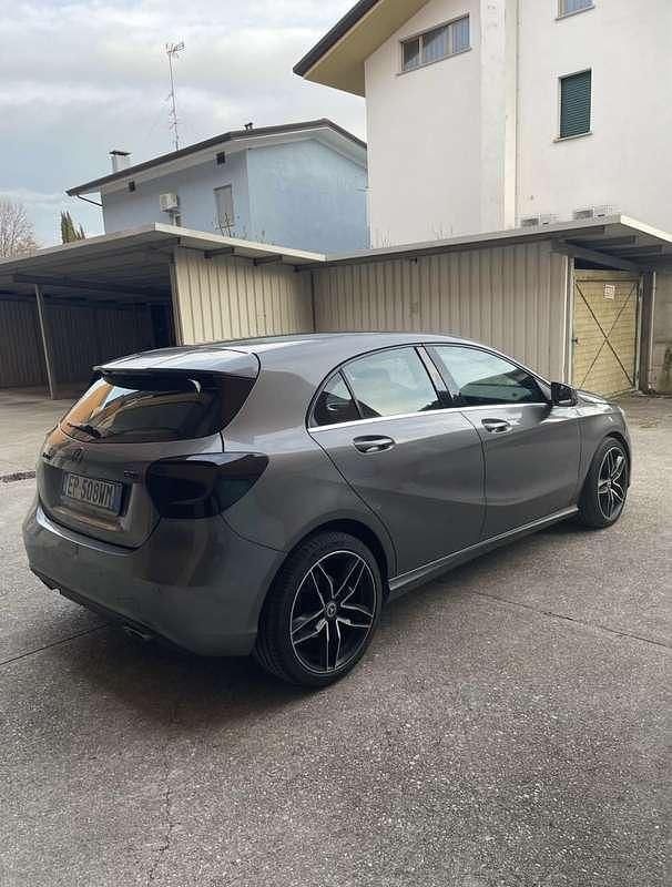 Usata Mercedes A200 136 CV (100 kW) 2013 Grigio Berlina
