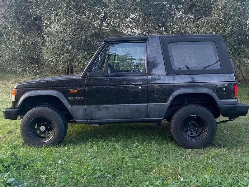 Usata Mitsubishi Pajero Top 114 CV (83 kW) 1988 Nero SUV
