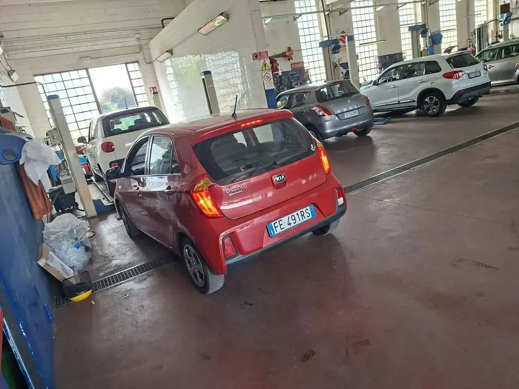 Usata Kia Picanto 65 CV (47 kW) 2016 Utilitaria