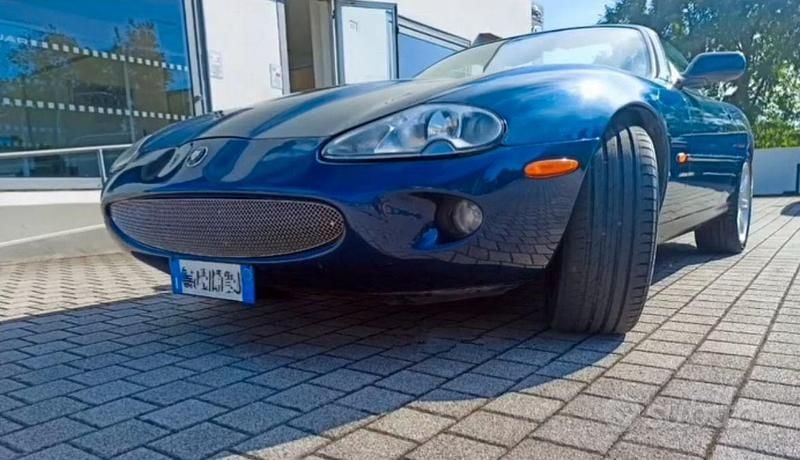Usata Jaguar XK8 284 CV (208 kW) 1999 Blu/azzurro Cabrio