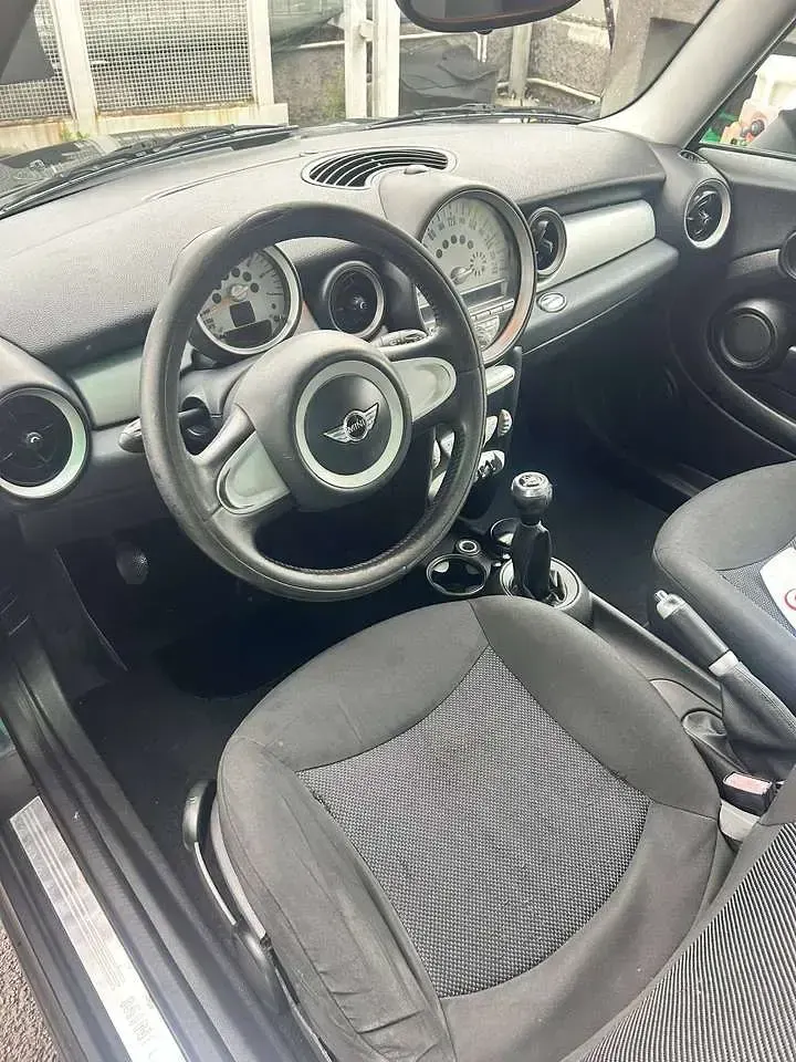 Usata Mini Cooper D Chili 109 CV (80 kW) 2008 Nero Utilitaria