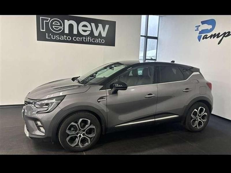 Second-hand Renault Captur Intens 160 CP (117 kW) 2022 Gri SUV