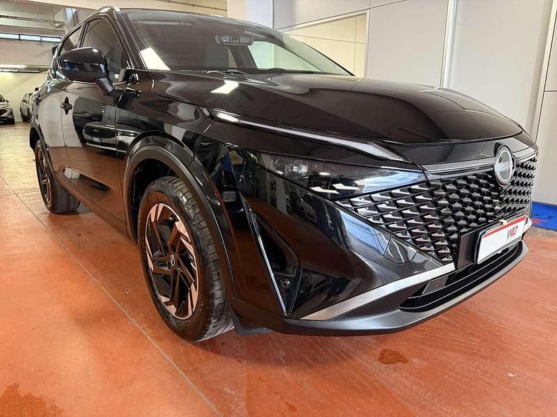 Usata Nissan Qashqai N-Connecta 140 CV (102 kW) 2025 Pearl black SUV
