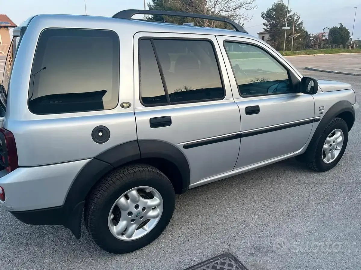 Usata Land Rover Freelander 111 CV (81 kW) 2004 Grigio SUV