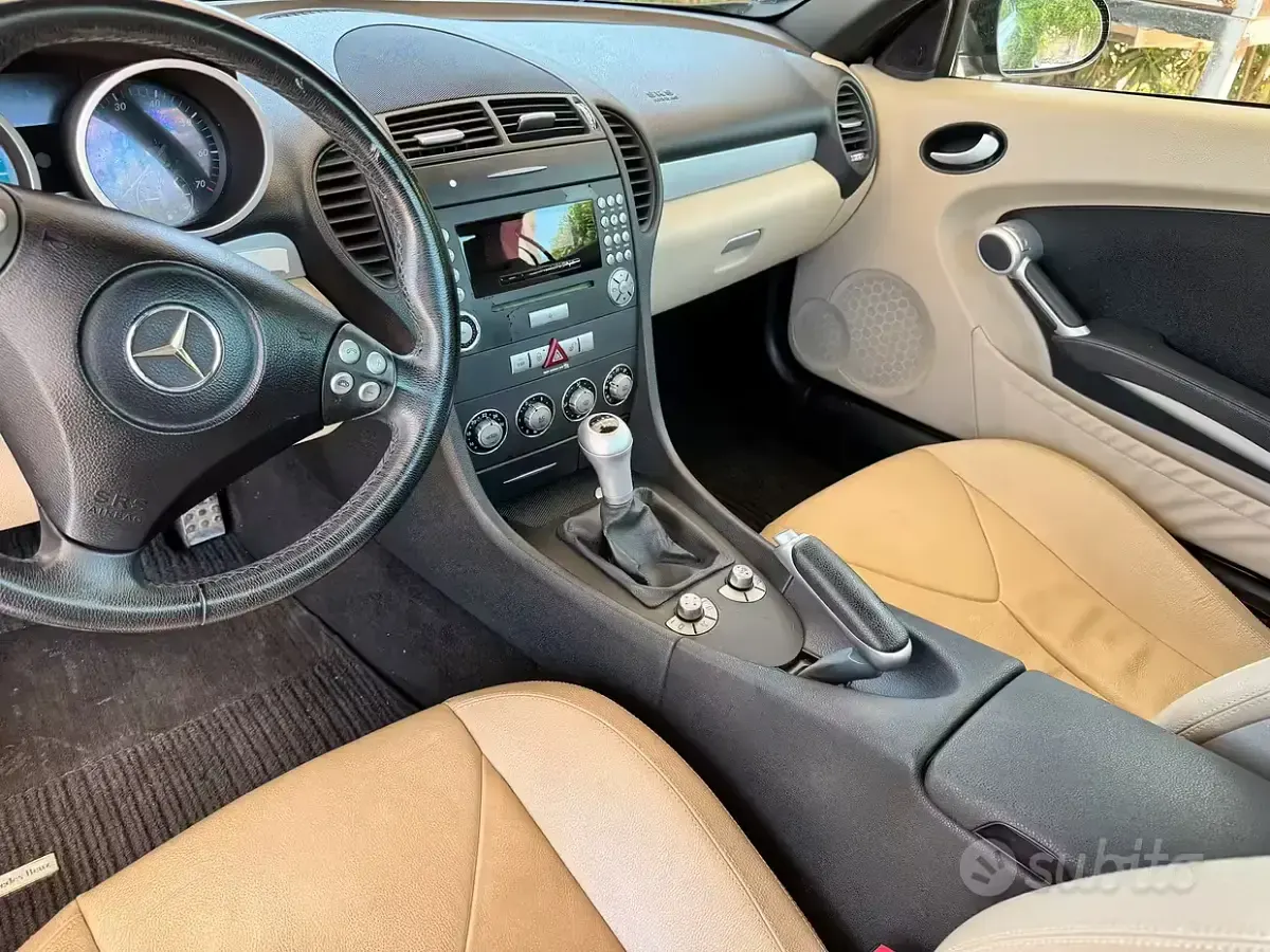 Usata Mercedes SLK200 163 CV (119 kW) 2006 Nero Cabrio