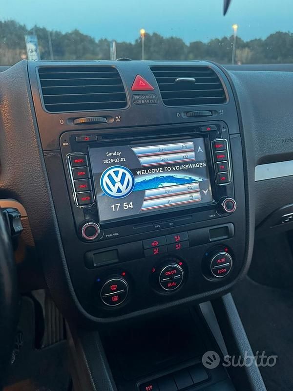 Begagnad VW Golf IV 140 HK (102 kW) 2006 Svart Sedan