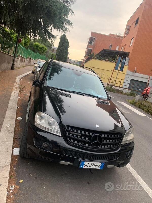 Usata Mercedes ML320 224 CV (164 kW) 2007 Nero SUV