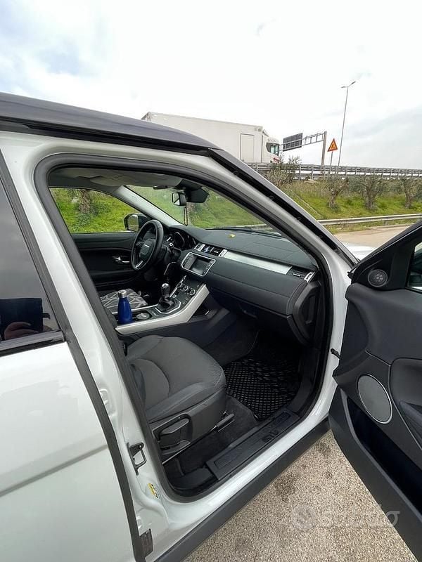 Usata Land Rover Range Rover evoque 150 CV (110 kW) 2018 Bianco Monovolume