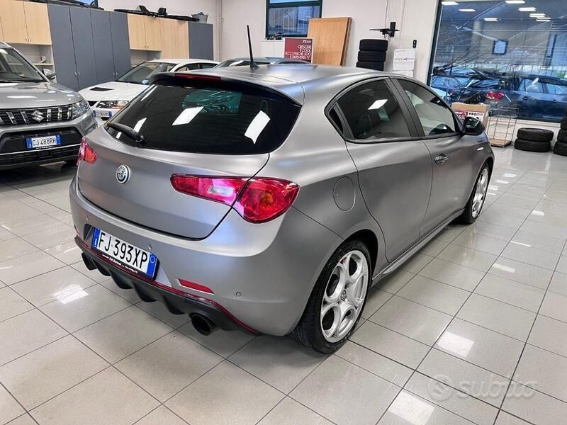 Usata Alfa Romeo Giulietta Veloce 241 CV (177 kW) 2017 Grigio opaco Utilitaria