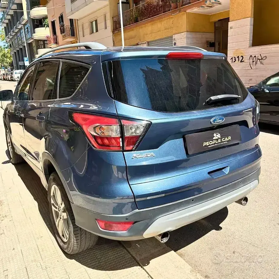 Usata Ford Kuga 120 CV (88 kW) 2019 Blu SUV