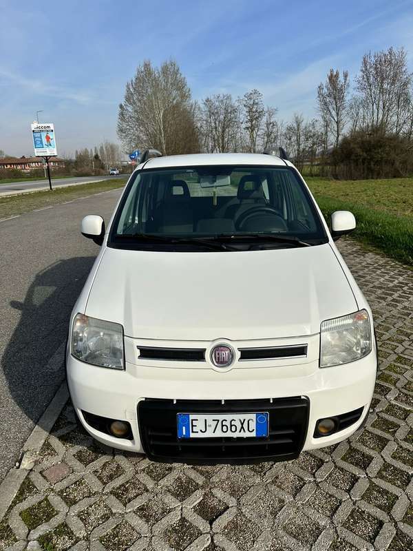 Usato 2012 Fiat Panda Cross 1.2 Diesel 75 CV (7.000 €)