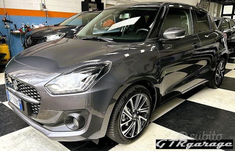 Usata Suzuki Swift 83 CV (61 kW) 2023 Grigio Utilitaria