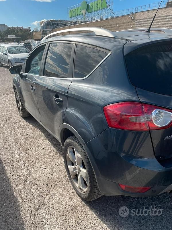 Usata Ford Kuga 136 CV (100 kW) 2009 Grigio SUV