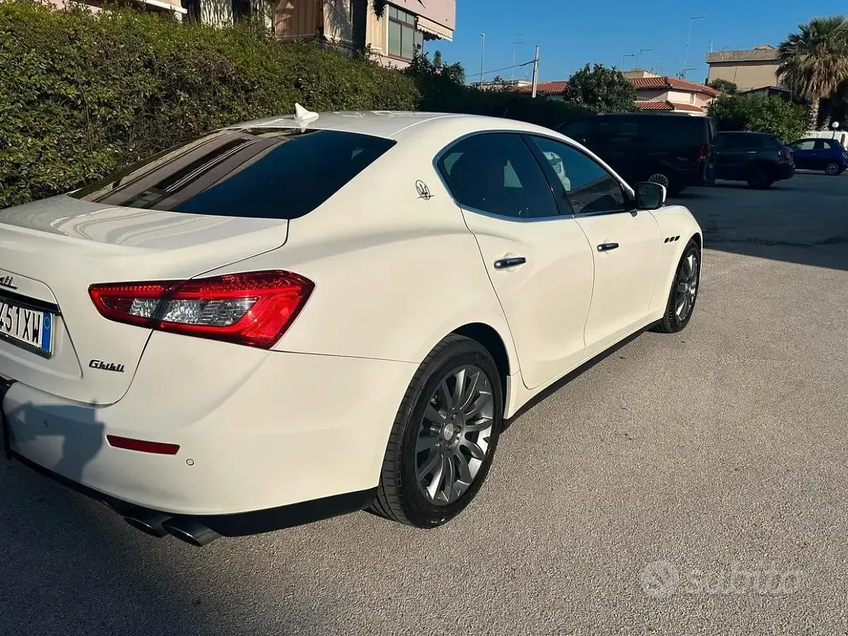 Usata Maserati Ghibli 250 CV (183 kW) 2014 Bianco Berlina