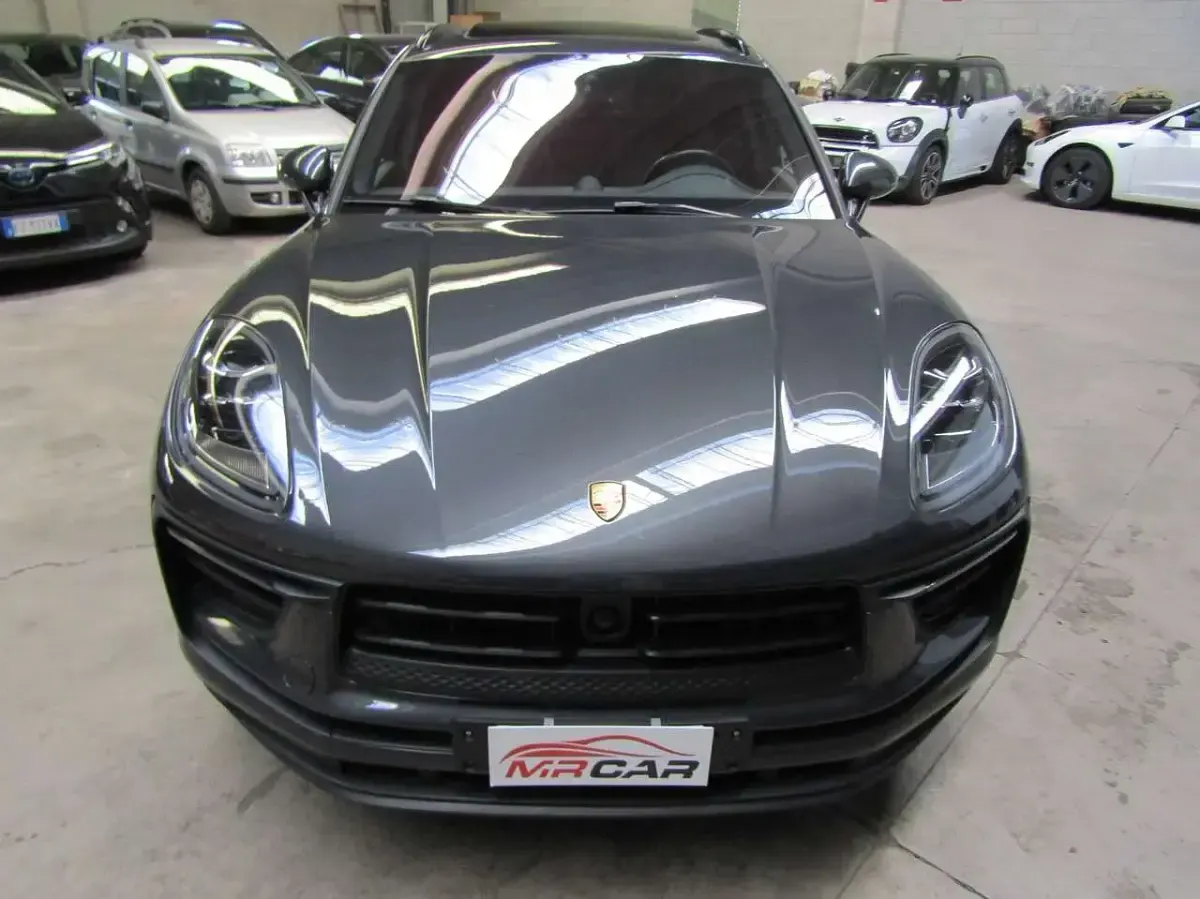 Usata Porsche Macan 265 CV (194 kW) 2023 Grigio vulcano metallizzato SUV