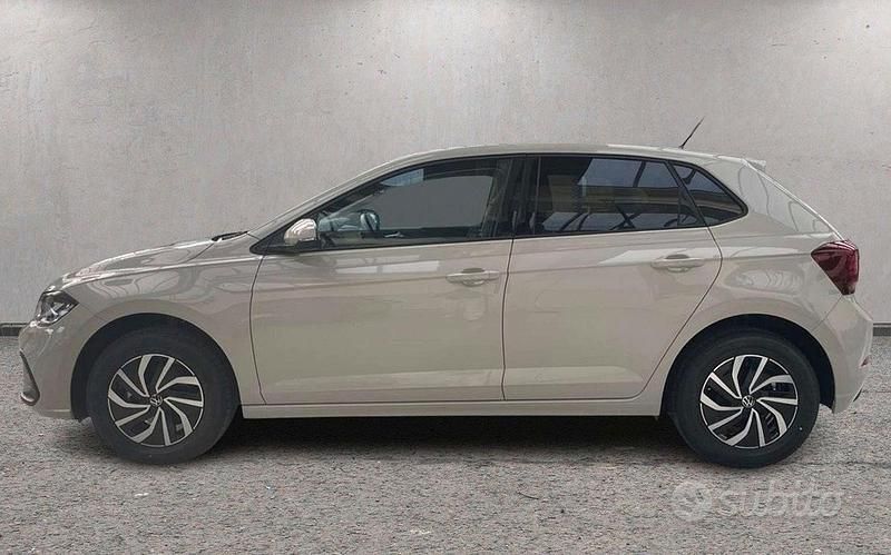 Usata VW Polo 95 CV (69 kW) 2024 Grigio Utilitaria