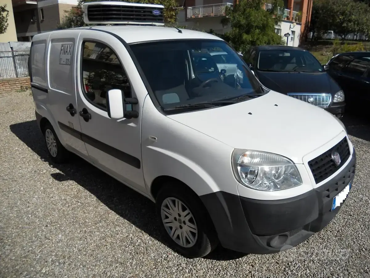 Usata Fiat Doblò Active 103 CV (75 kW) 2009 Bianco Monovolume
