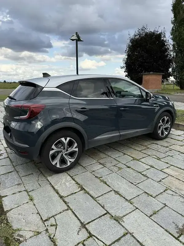 Usata Renault Captur RS Line 101 CV (74 kW) 2022 SUV