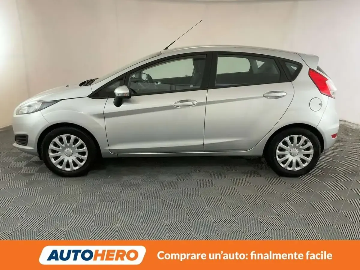 Usata Ford Fiesta 75 CV (55 kW) 2017 Argento Utilitaria