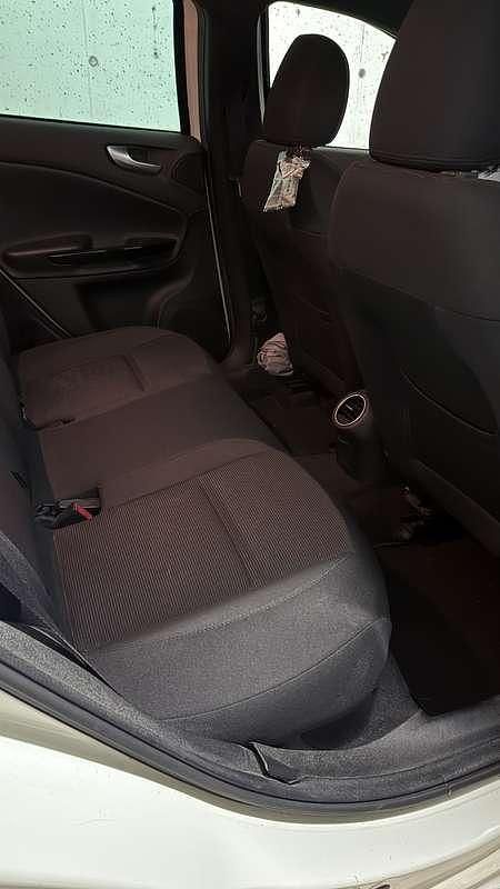 Usata Alfa Romeo Giulietta Distinctive 140 CV (102 kW) 2013 Bianco Utilitaria