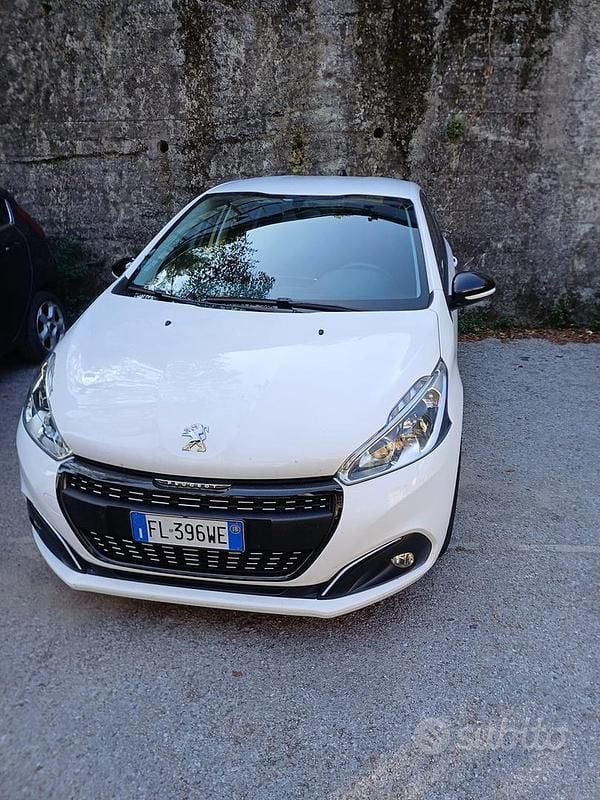 Usata Peugeot 208 75 CV (55 kW) 2018 Bianco Utilitaria