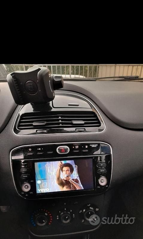 Usata Fiat Grande Punto 77 CV (56 kW) 2016 Grigio Utilitaria