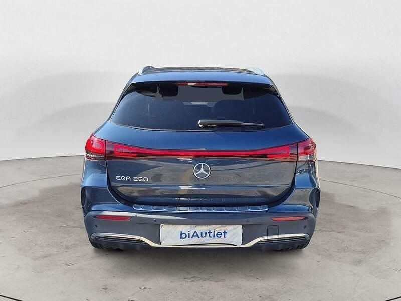 Begagnad Mercedes EQA250 Premium 139 kW (190 HK) 2023 Blå SUV