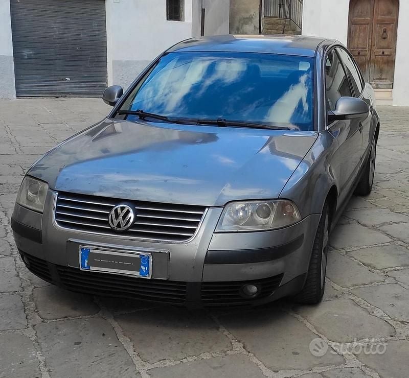 Begagnad VW Passat Trendline 131 HK (96 kW) 2004 Grå Sedan