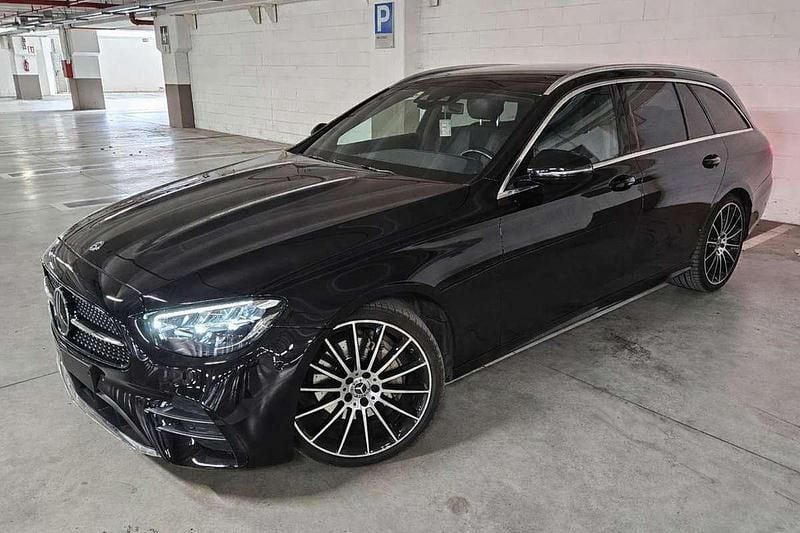 Usata Mercedes E220 Premium Plus 194 CV (142 kW) 2021 Nero Station wagon