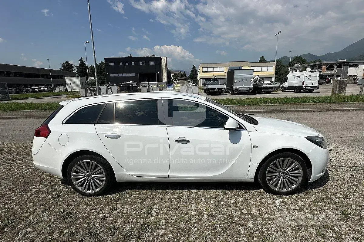 Usata Opel Insignia Cosmo 160 CV (117 kW) 2011 Bianco Station wagon