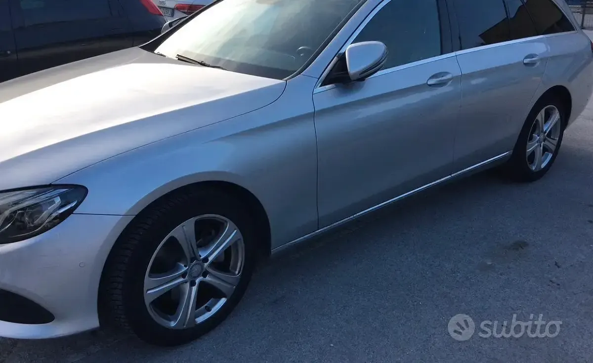 Usata Mercedes 220 Business 194 CV (142 kW) 2017 Grigio Station wagon