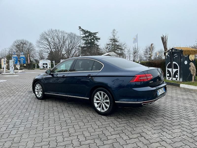Usata VW Passat Highline 239 CV (175 kW) 2016 Blu/azzurro Berlina