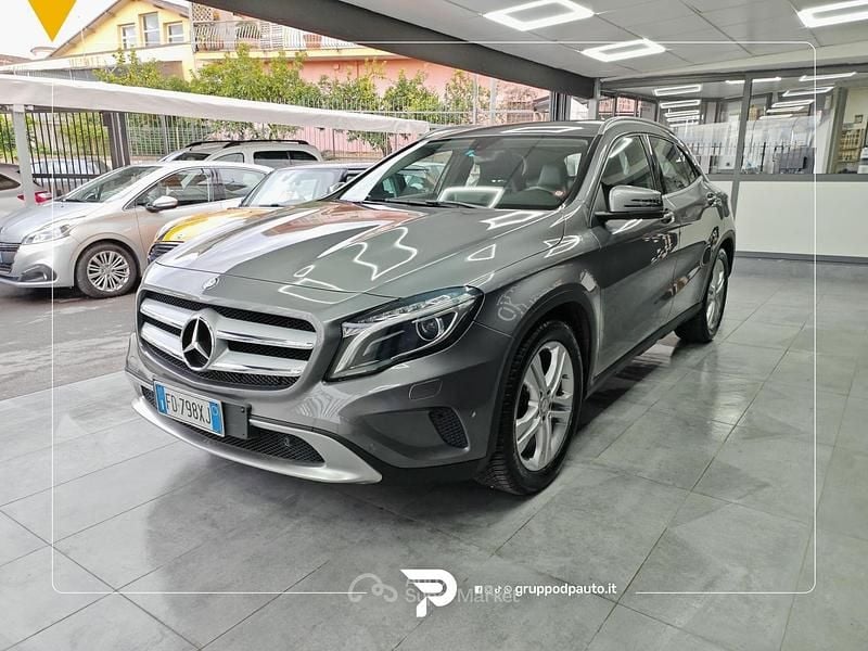 Usata Mercedes GLA200 136 CV (100 kW) 2014 Grigio SUV