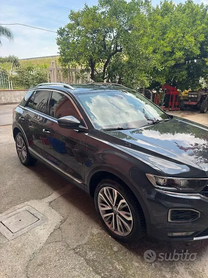 Usata VW T-Roc Advance 150 CV (110 kW) 2021 Grigio SUV