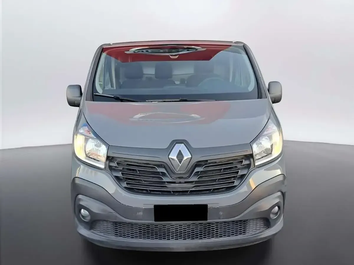 Usata Renault Trafic SE 125 CV (91 kW) 2019 Grigio scuro Monovolume