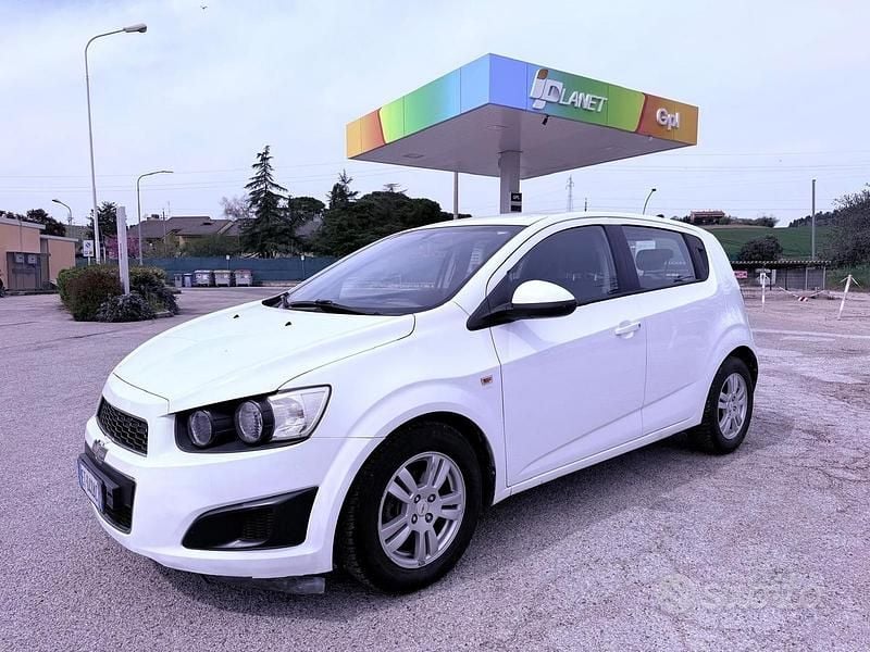 Usata Chevrolet Aveo 86 CV (63 kW) 2013 Bianco Berlina