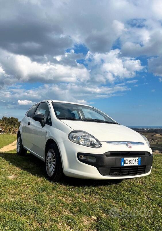 Usato 2009 Fiat Punto Evo 1.4 Benzin 77 CV (3.200 €)