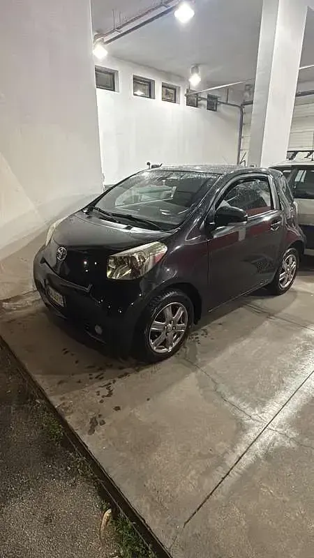 Usata Toyota iQ Sol 68 CV (50 kW) 2010 Utilitaria