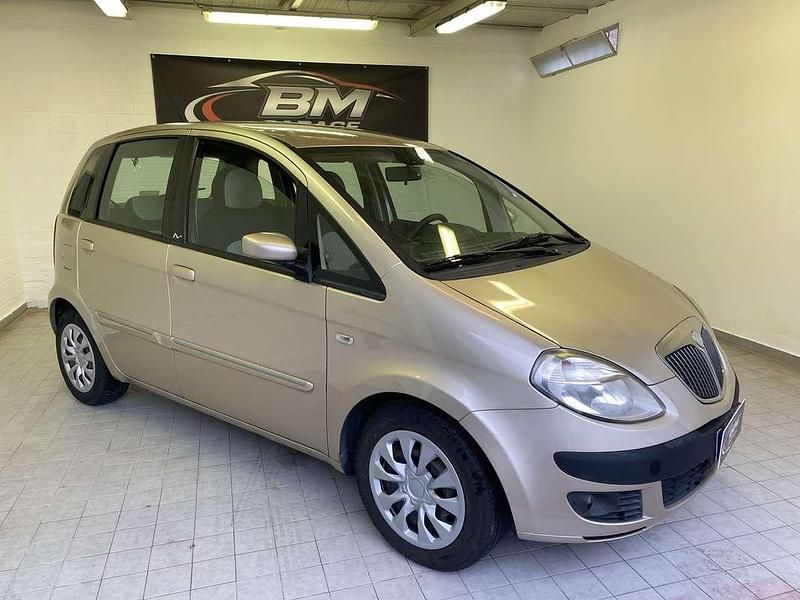 Usata Lancia Musa 95 CV (69 kW) 2007 Beige Monovolume