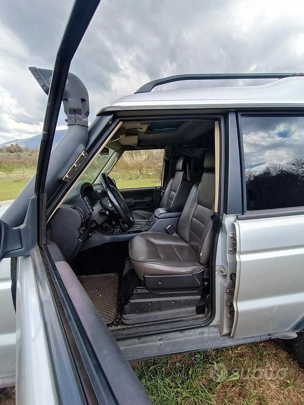 Second-hand Land Rover Discovery 2 138 CP (101 kW) 2002 Gri SUV