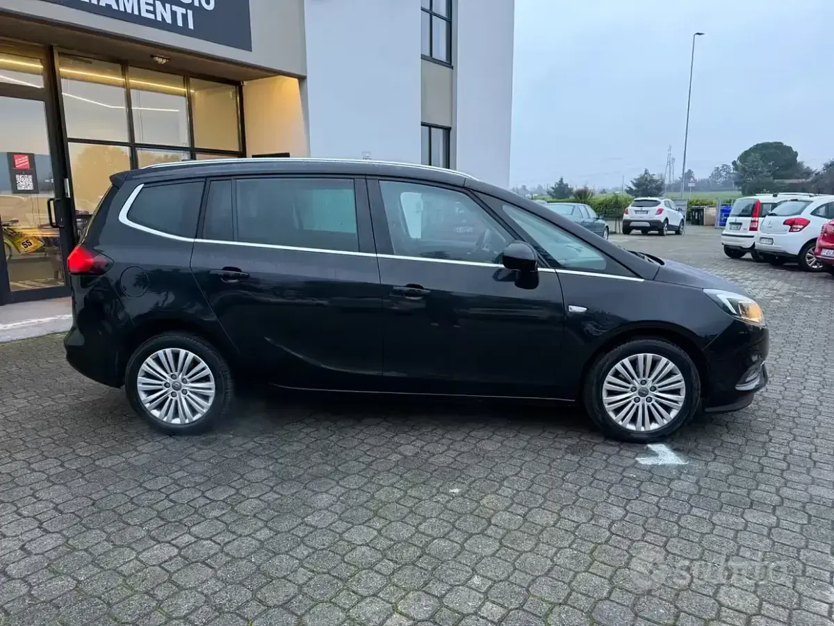 Gebraucht Opel Zafira Innovation 150 PS (110 kW) 2017 Schwarz Van / Kleinbus