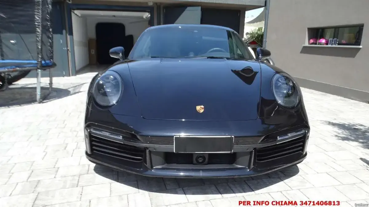 Usata Porsche 911 Turbo S 650 CV (478 kW) 2023 Nero jet metallizzato Coupé