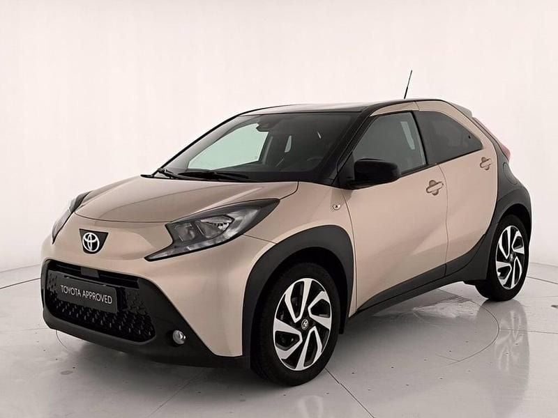 Ginger beige Usata 2024 Toyota Aygo X Trend SUV | 16.500 € (Buon prezzo) - Immagine 1/4