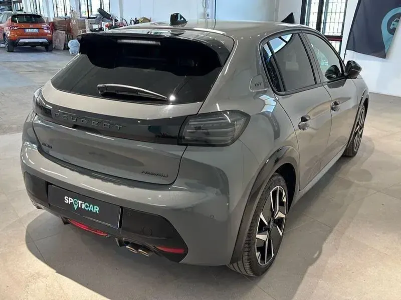 Usata Peugeot 208 GT 136 CV (100 kW) 2025 Grigio Utilitaria