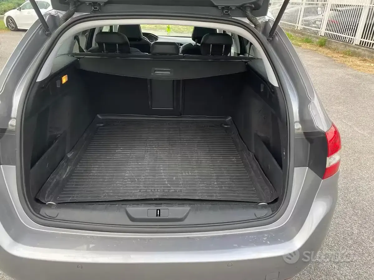Usata Peugeot 308 SW Allure 150 CV (110 kW) 2016 Grigio Station wagon