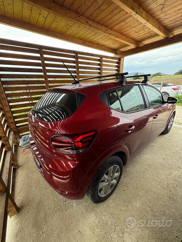 Usata Dacia Sandero Comfort 101 CV (74 kW) 2022 Rosso Berlina
