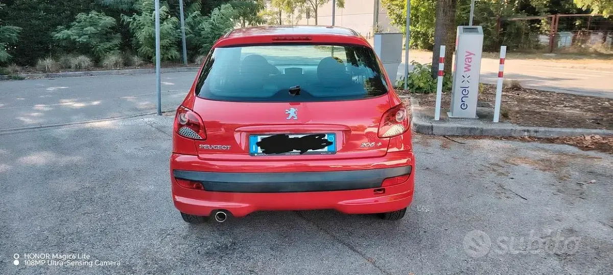 Usata Peugeot 206+ 60 CV (44 kW) 2011 Rosso Utilitaria