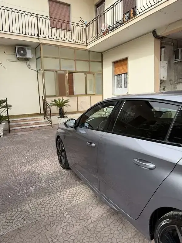 Usata Peugeot 308 GT 131 CV (96 kW) 2023 Berlina