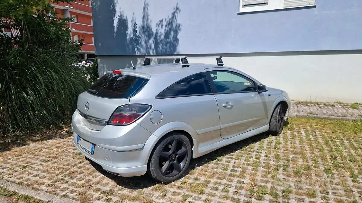 Usata Opel Astra 110 CV (80 kW) 2008 Grigio Berlina