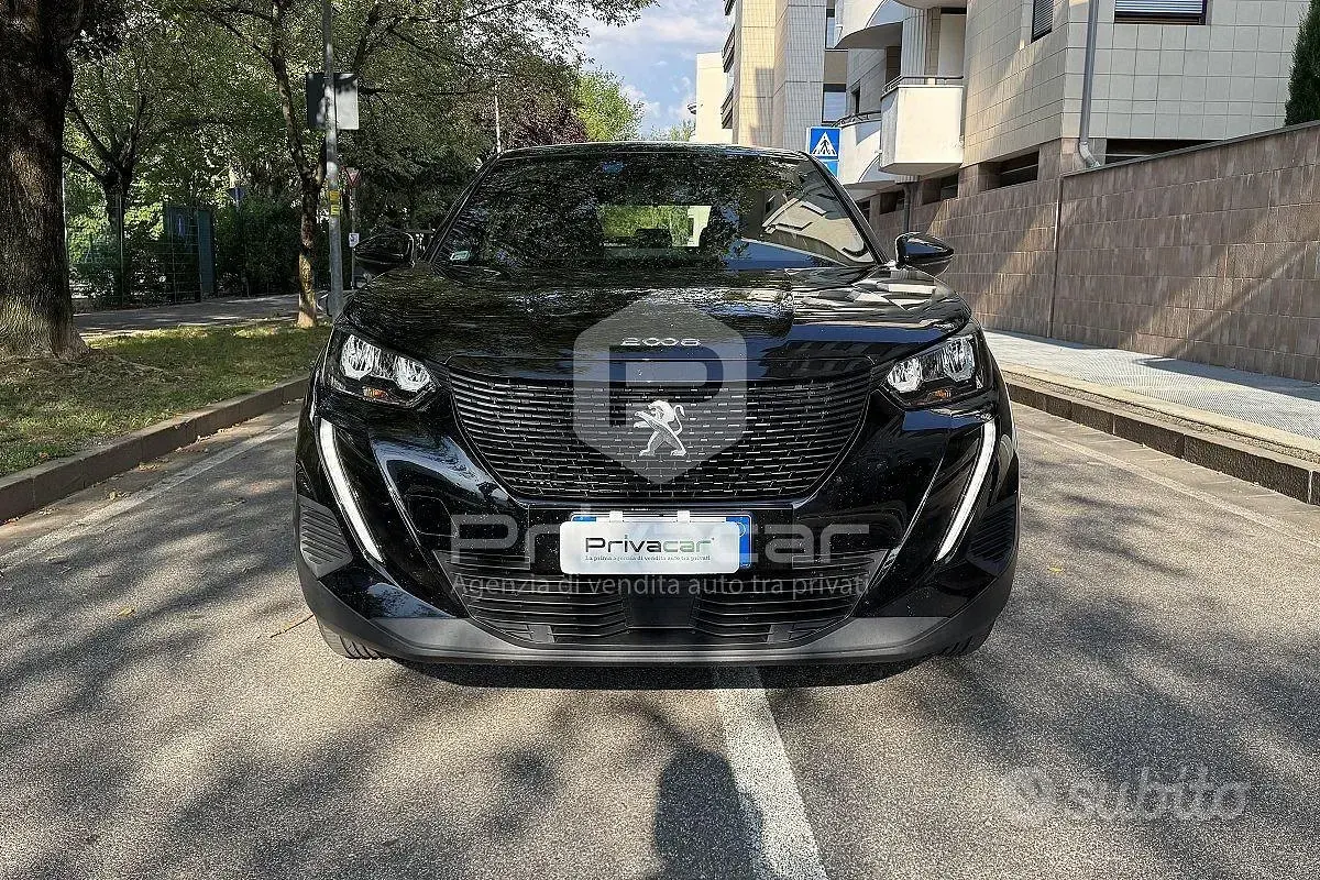 Usata Peugeot 2008 Active 101 CV (74 kW) 2023 Nero SUV